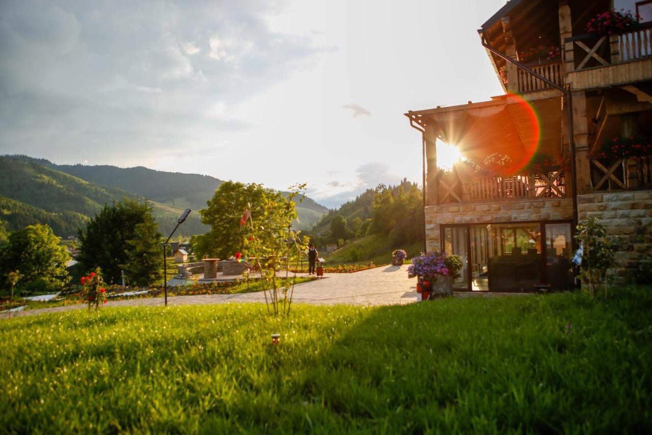 Conacul Baciu Hotel Fundu Moldovei Exterior photo